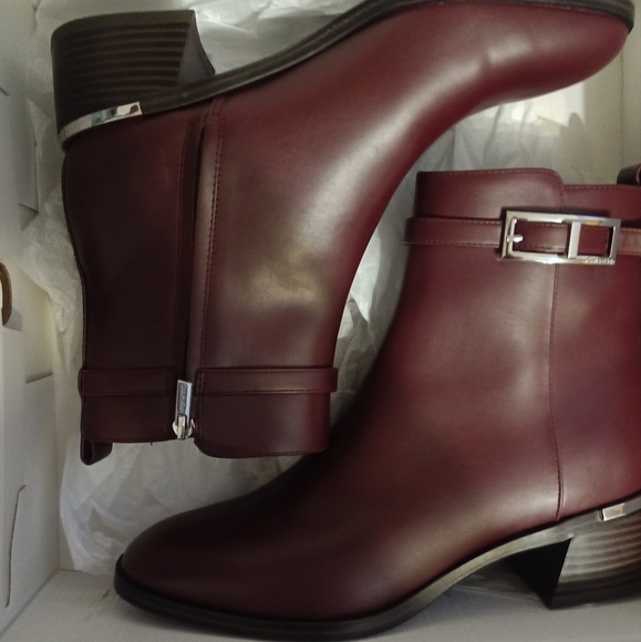 NIB💫Calvin Klein Booties - Picture 6 of 8